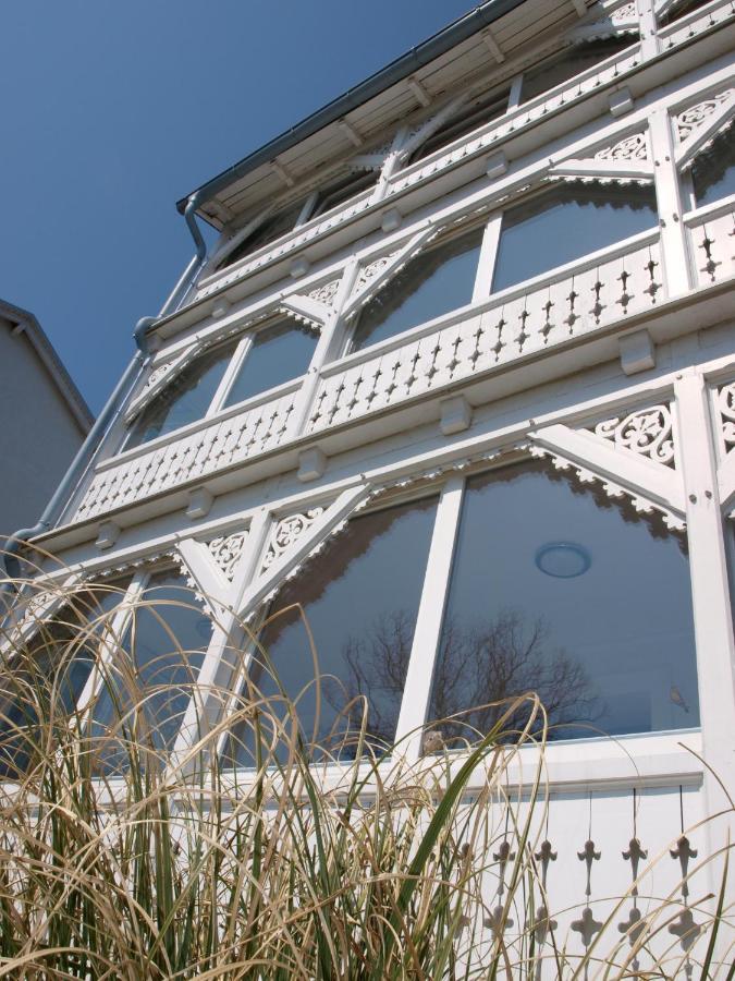Villa Ostseelilie - Appartements Mit Balkon Und Meerblick 사스니츠 외부 사진