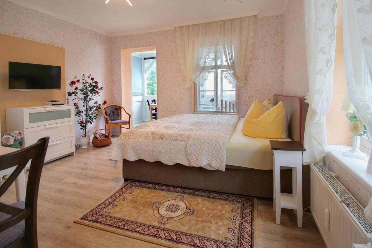 Villa Ostseelilie - Appartements Mit Balkon Und Meerblick 사스니츠 외부 사진