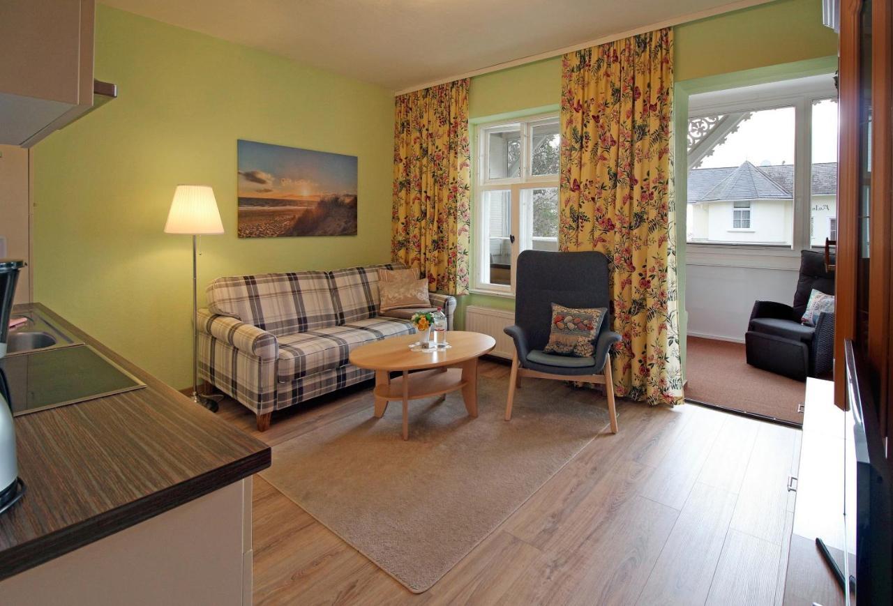 Villa Ostseelilie - Appartements Mit Balkon Und Meerblick 사스니츠 외부 사진