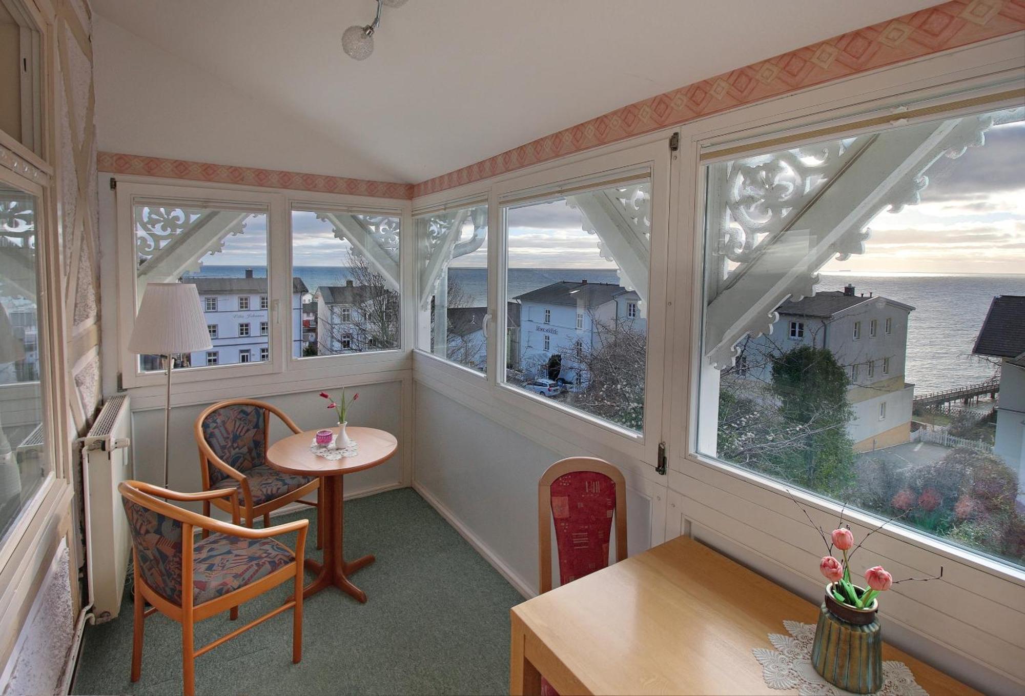 Villa Ostseelilie - Appartements Mit Balkon Und Meerblick 사스니츠 객실 사진