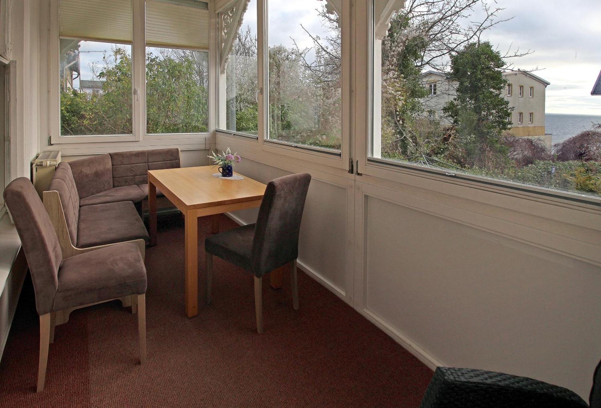 Villa Ostseelilie - Appartements Mit Balkon Und Meerblick 사스니츠 객실 사진