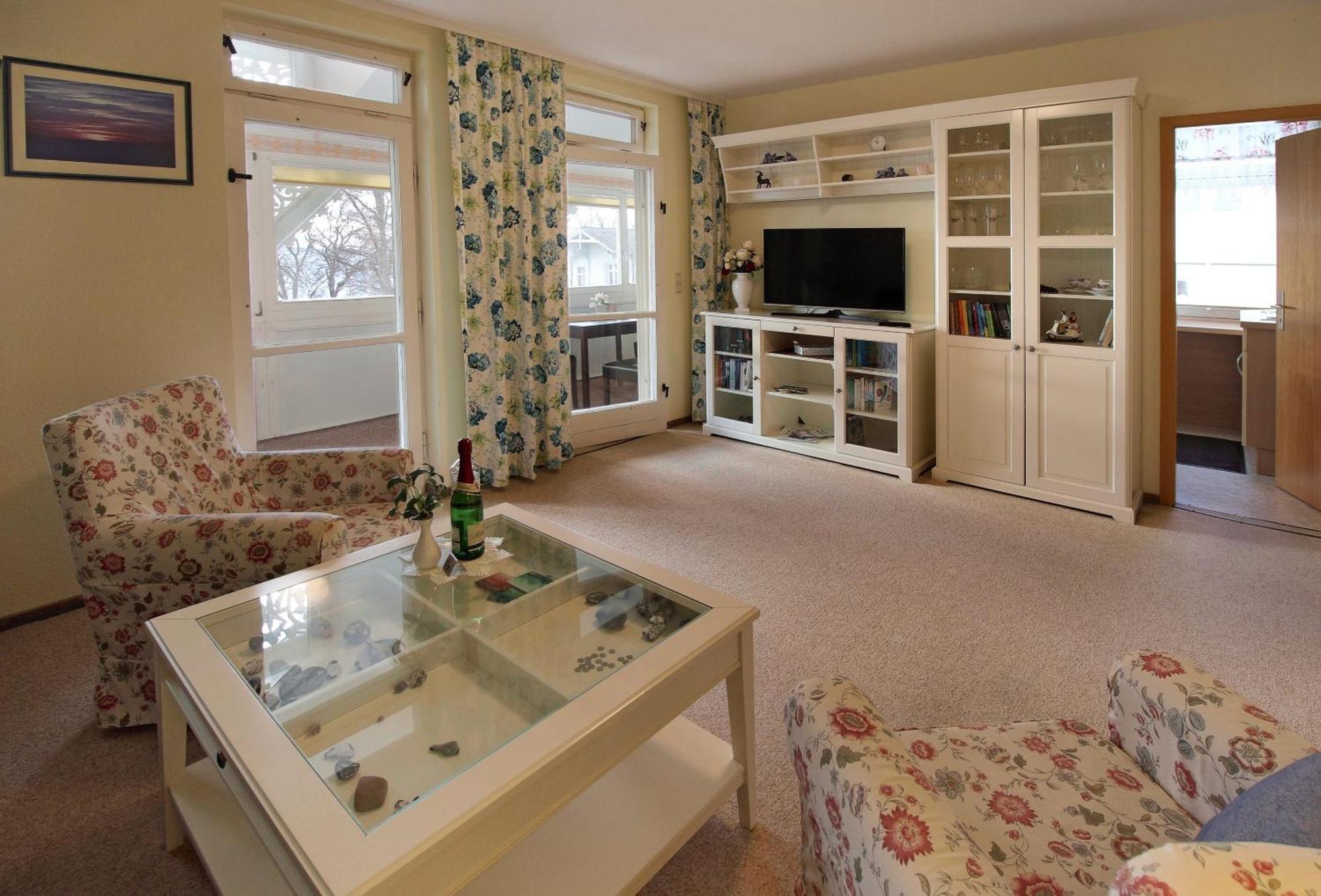 Villa Ostseelilie - Appartements Mit Balkon Und Meerblick 사스니츠 객실 사진